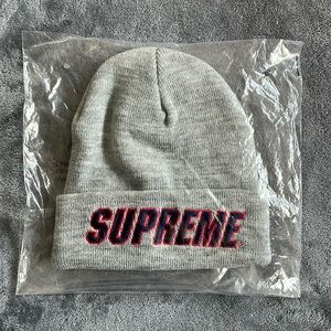 Supreme Unisex Slanted Logo Beanie FW23
